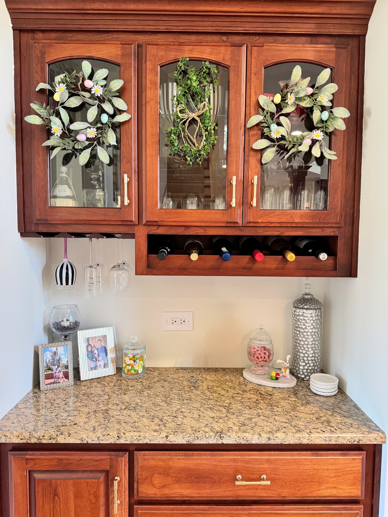 Bar Decor for Easter 🐰

This took 10 minutes and made such a difference 👏

#LTKHome #LTKSeasonal #LTKmomlife