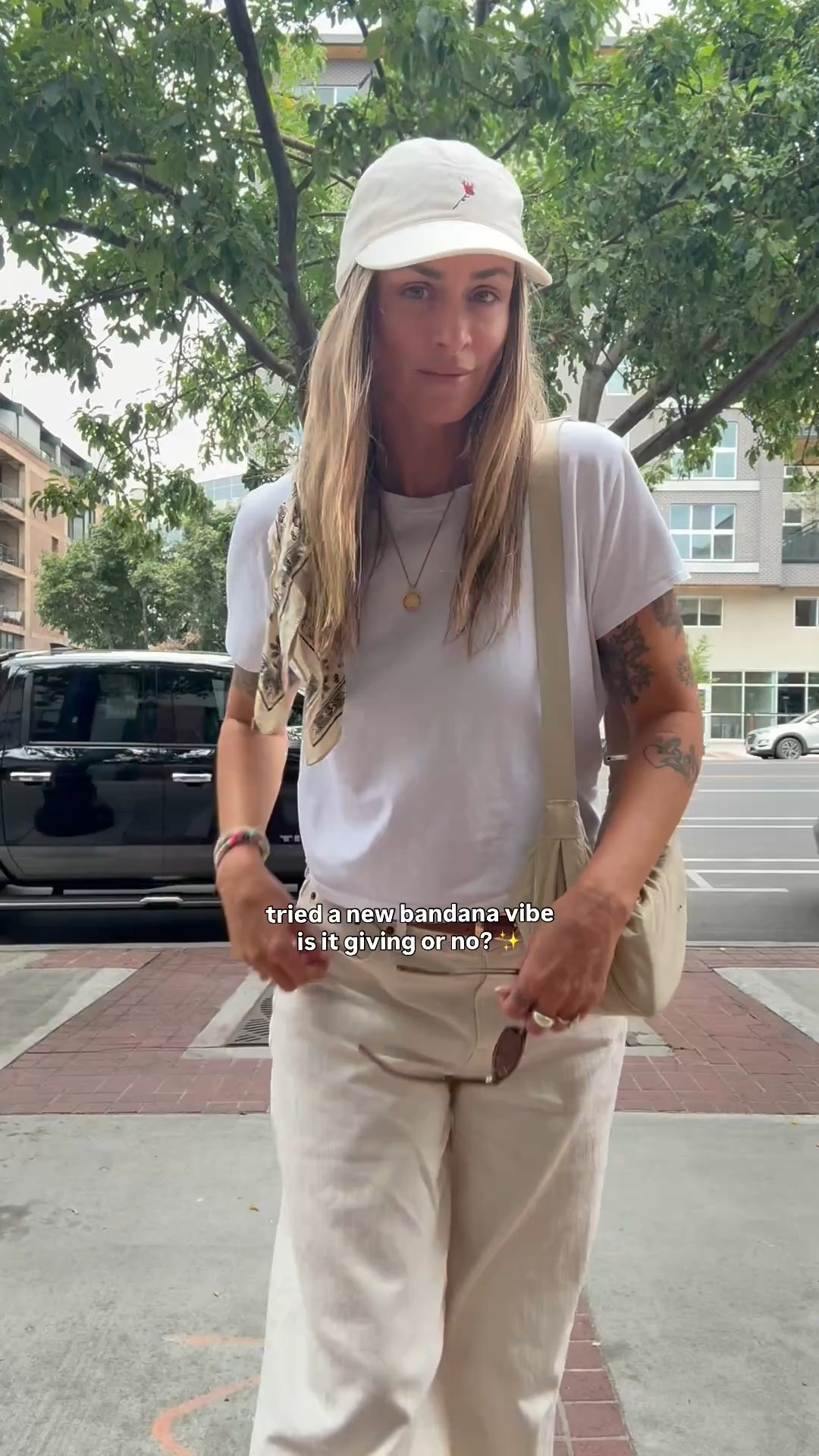 the bandana is the main event for this neutral causal work fit. 
