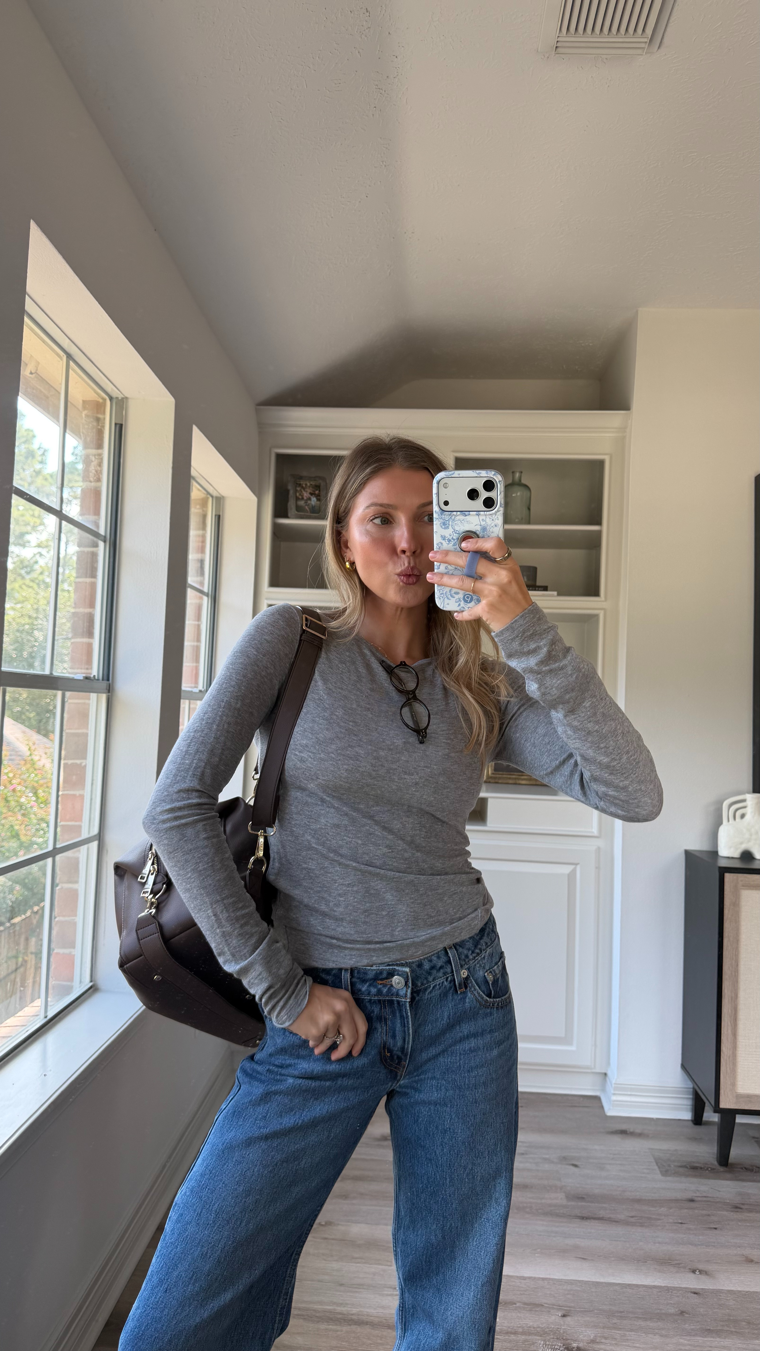 Casual fall outfit - size S in long sleeve and 26 in jeans!
 

 #LTKootd
