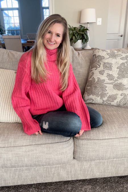 Beautiful pink sweater and skinny jeans

#LTKhome #LTKSeasonal