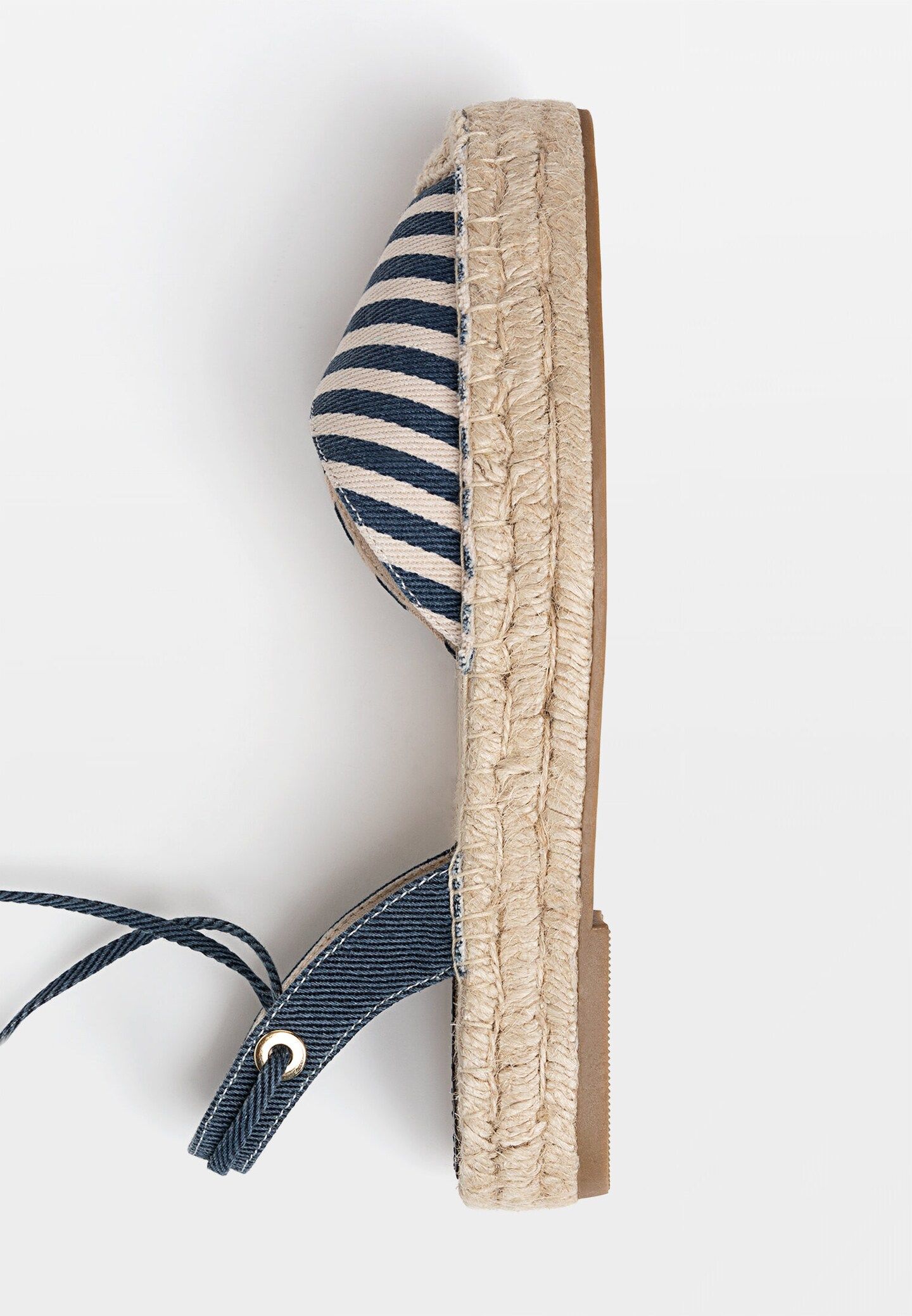 Gestreifte Espadrilles mit Schnürung - Flache schuhe für Damen | Stradivarius Deutschland | Stradivarius DE