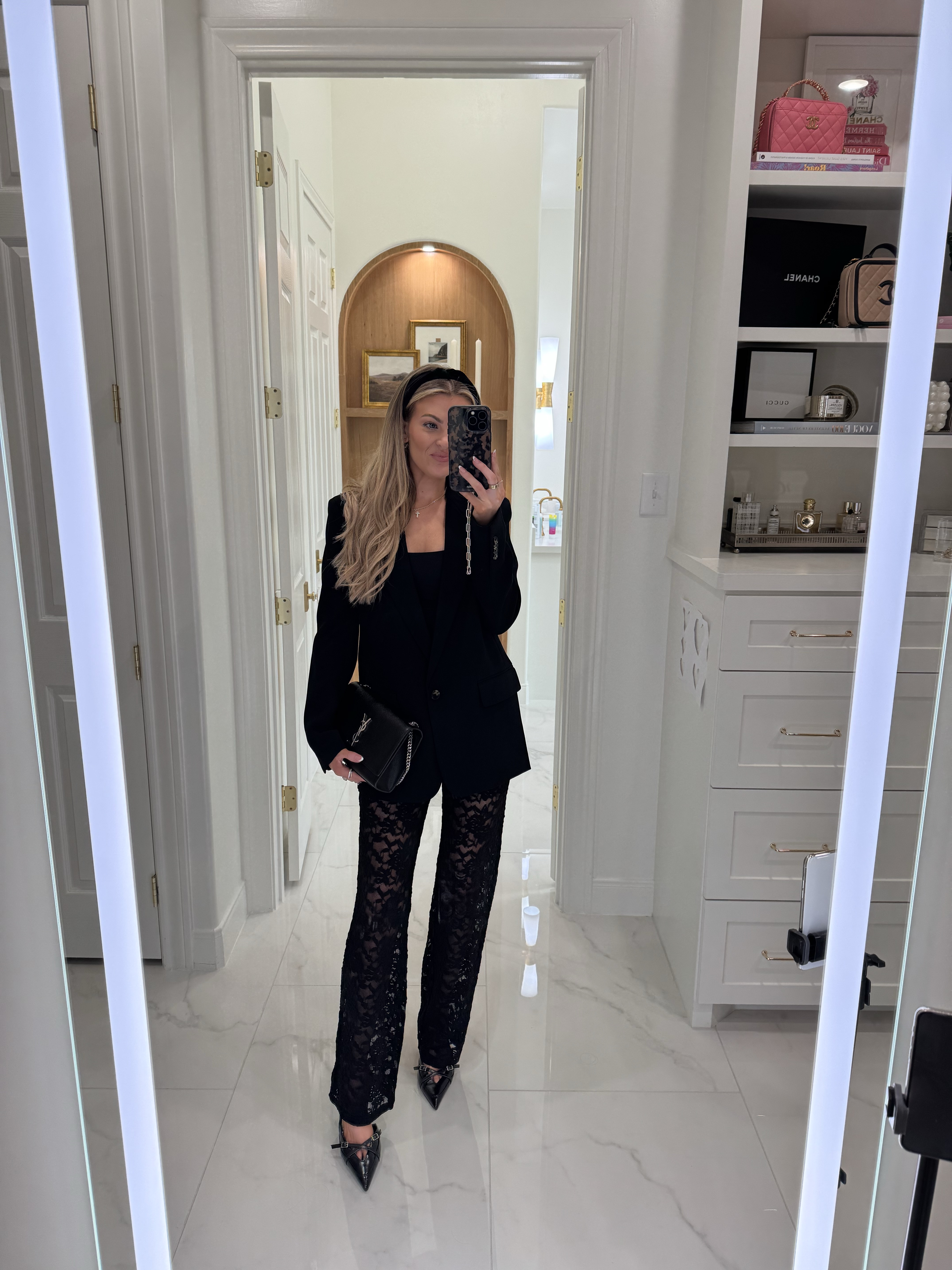 love this all black moment! how cute is this oversized blazer?! I love that you can style this in so many ways!! (wearing a size 2 I the blazer)

Aritzia, black lace pants, dressy outfits, oversized blazer looks

#LTKFindsUnder100 #LTKSeasonal #LTKFindsUnder50