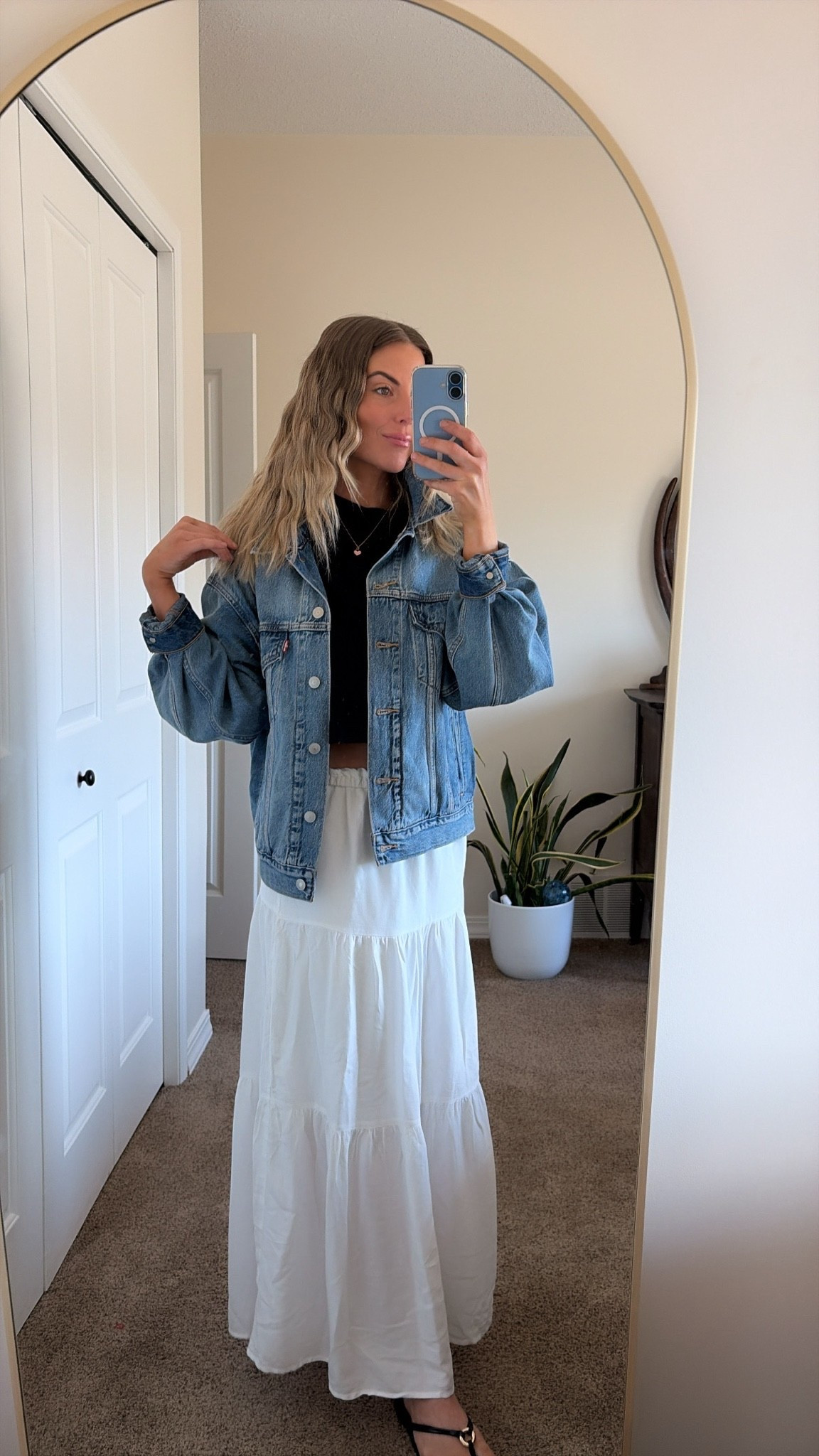 Denim jacket + maxi skirt 🩵

Wearing size small in tops and skirt

#LTKcanada #LTKsummer #LTKbeauty