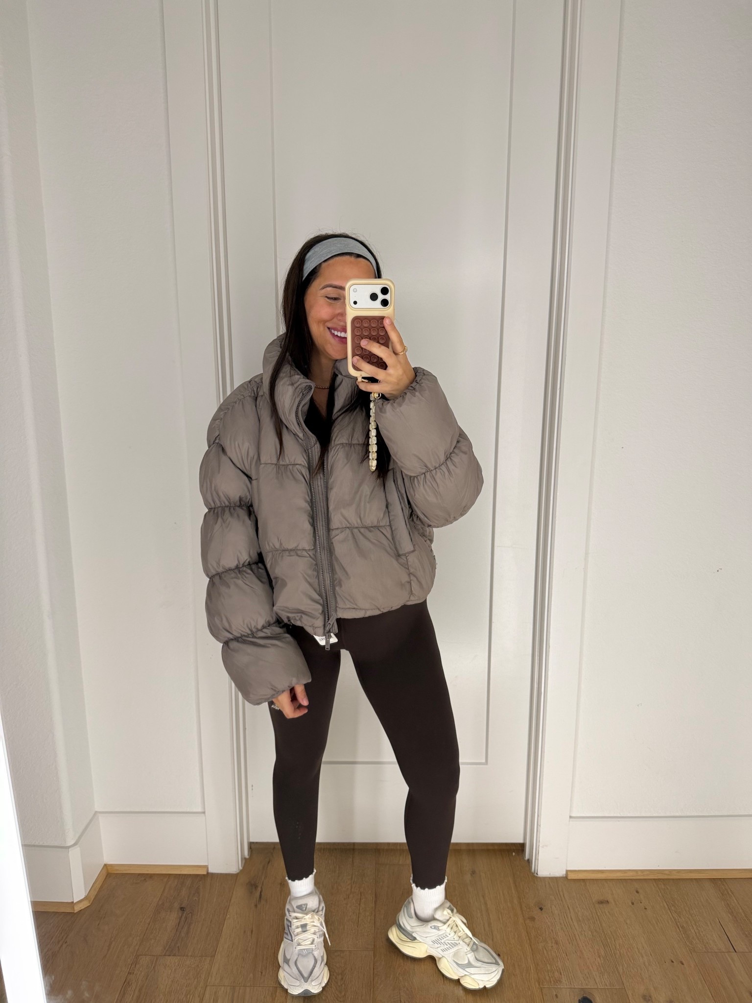 LOVE this color! So yummy👏🏼

Jacket: medium 
Leggings: medium 

Dressupbuttercup.com #dressupbuttercup #dederaad 

#LTKActive #LTKHoliday #LTKGiftGuide