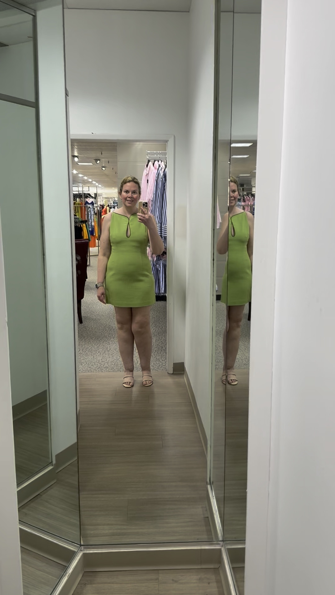 Love this green dresss

#LTKMidsize #LTKParties #LTKStyleTip