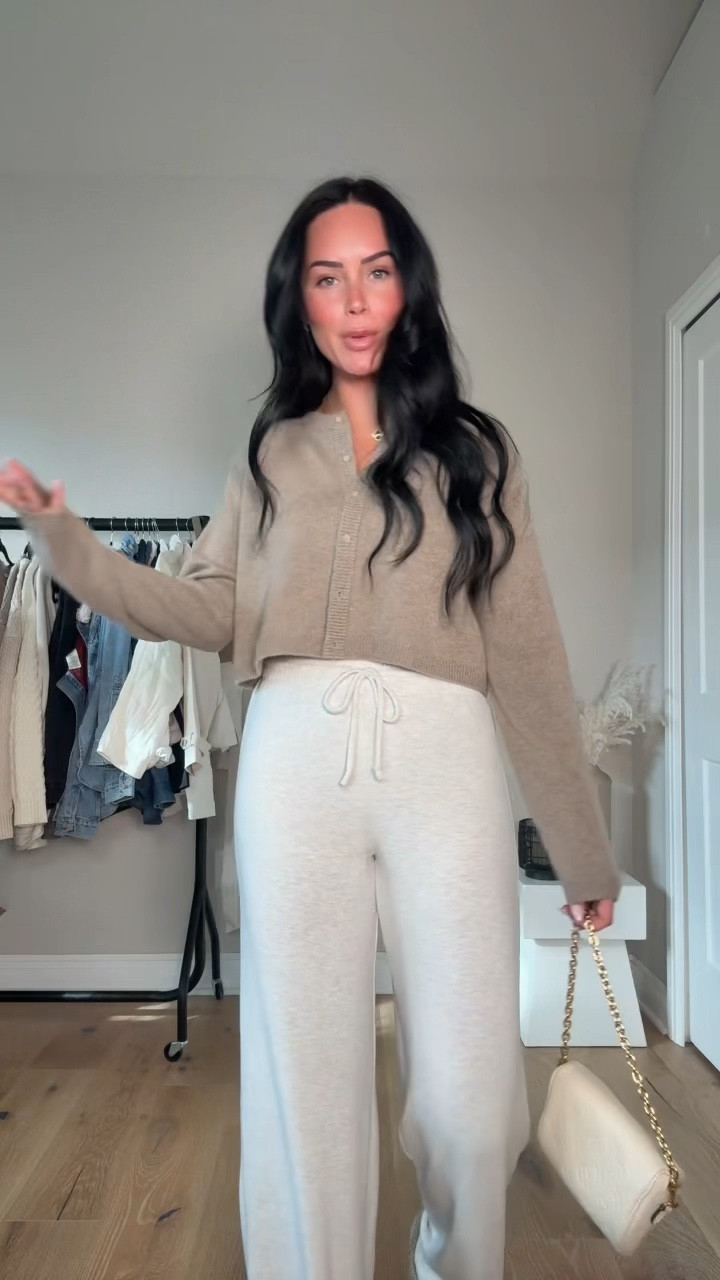 Cute & Comfy Aritzia Outfit 🤍 I will have it on my LTK in the Aritzia section! 

My sizing 5’7, 145lbs, 32dd
I’m wearing size smalls 

#LTKShoeCrush #LTKActive #LTKStyleTip