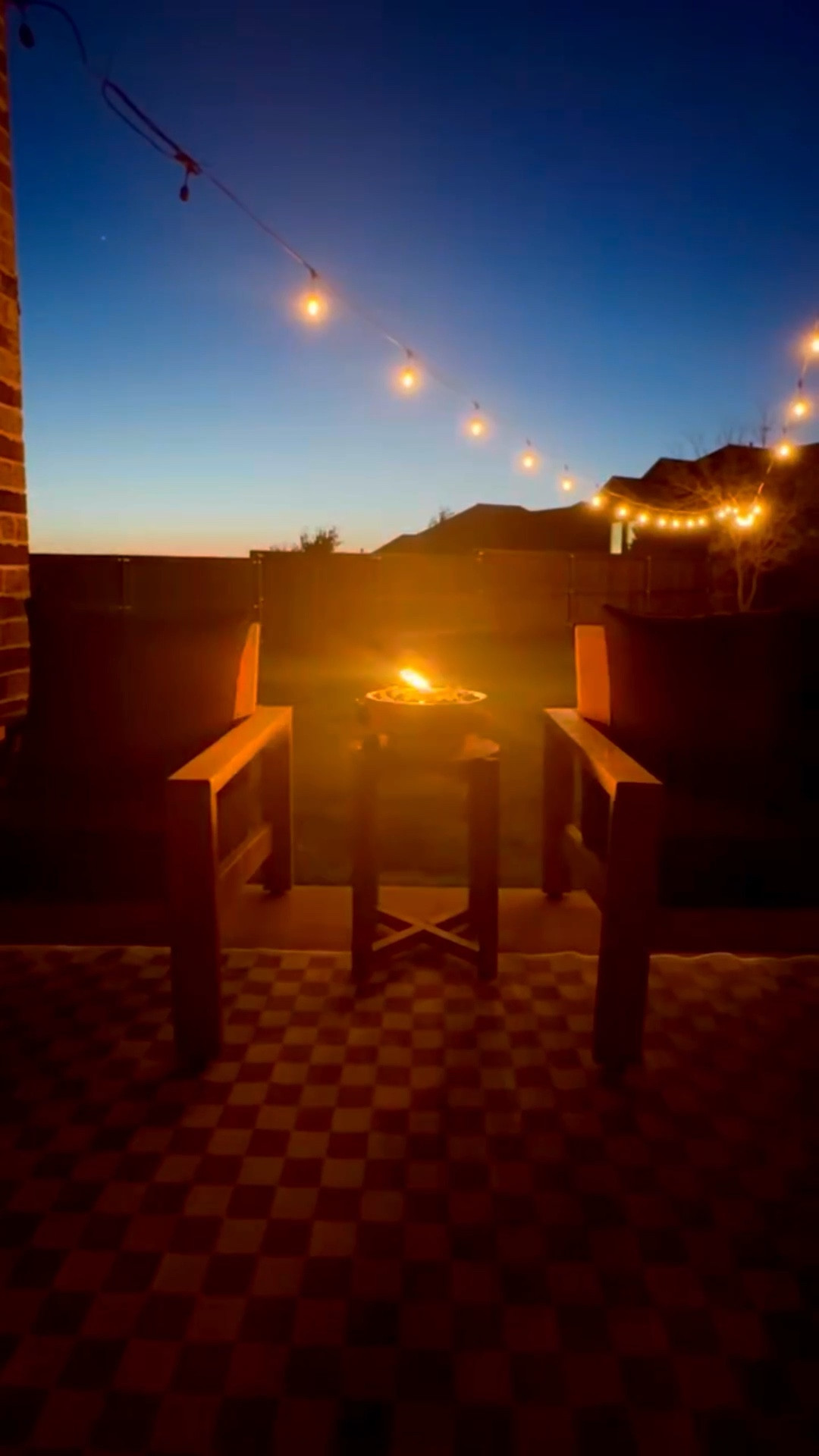 🔥One of the easiest, most favorite project for the backyard. Creates such a cozy, warm feeling as we’re getting closer to fall! 🍂🍁☕️

Comment FIRE for the links! 🔗

Up next: large, built in fire pit and Adirondack chair builds. Tap that follow button, and come hang out! 👋🏼

#firepit #tabletop #easydiy #outdoordecor #outdoordiy