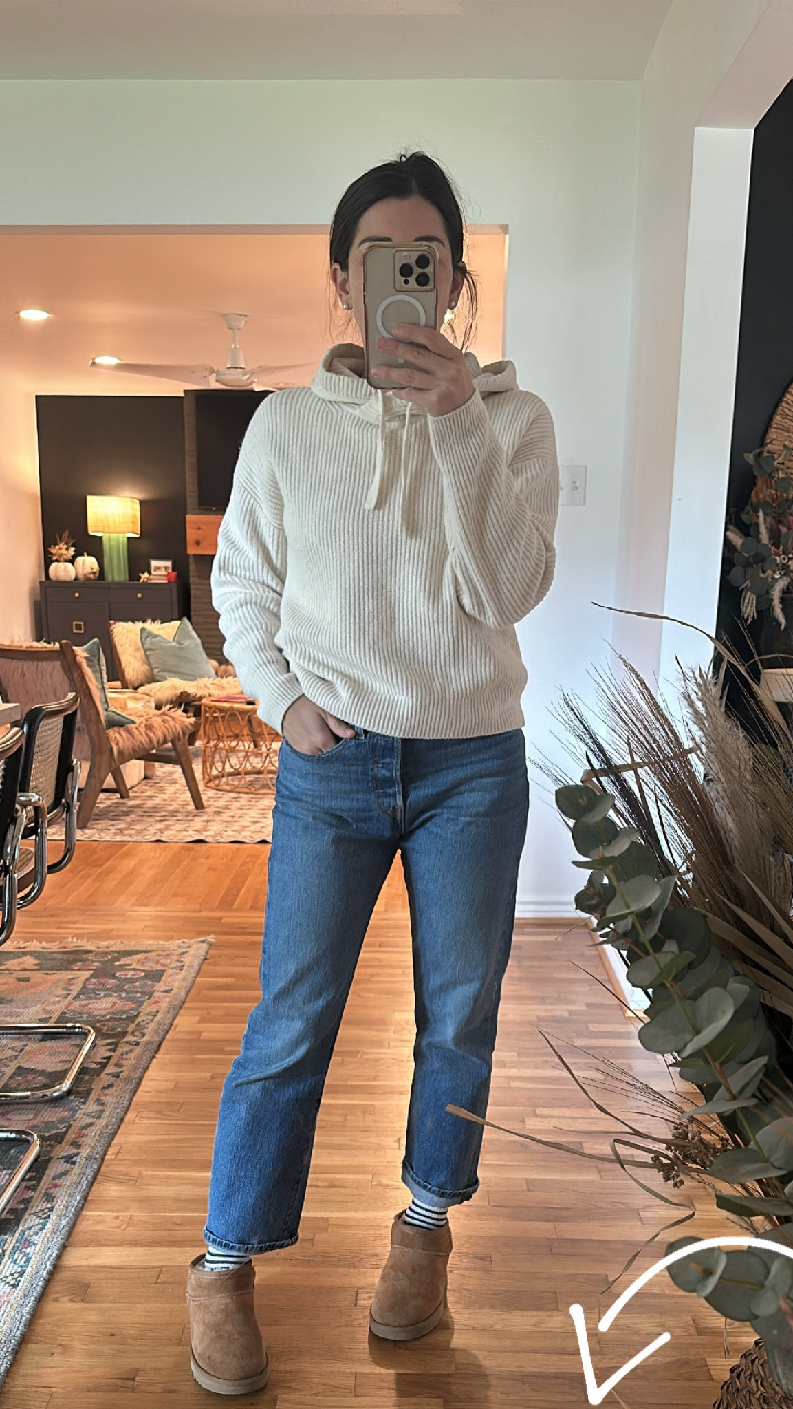 My winter uniform when I’m trying to stay warm!! These UGGs {for less}, on prime, are the way to go!!

#LTKSeasonal #LTKFindsUnder100 #LTKSaleAlert