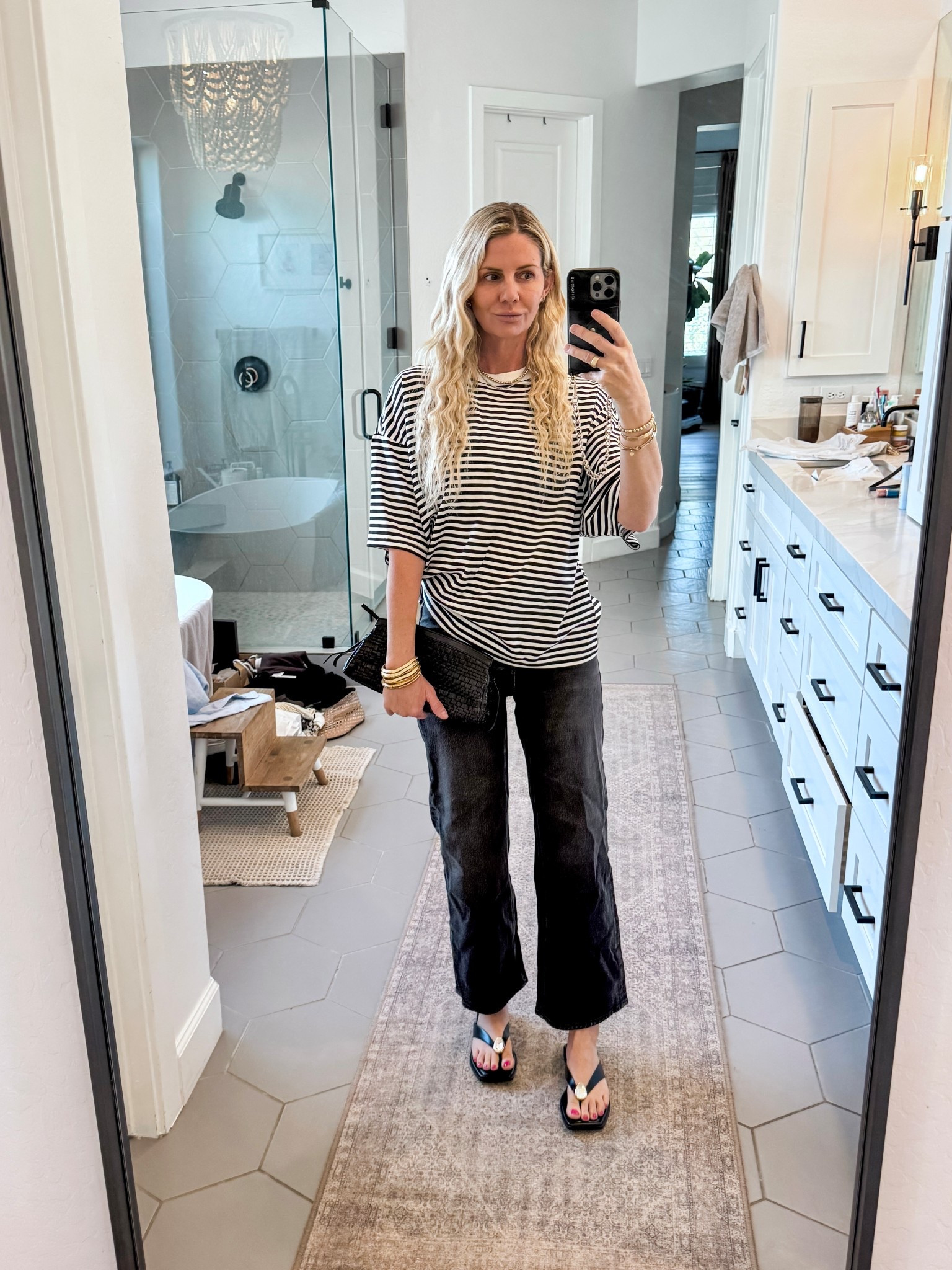 The best stretchy straight leg jeans for an everyday look

#LTKOver40 #LTKootd
