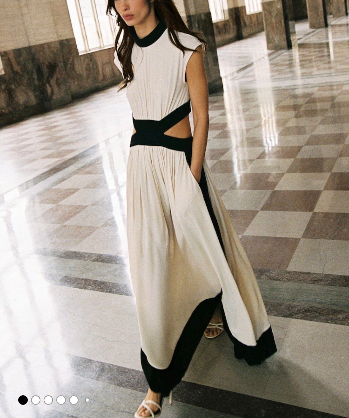Reiss Ivory/Black Keely Cut-Out Waist Contrasting Maxi Dress perfect for holiday 

#LTKluxury #LTKsummer #LTKuk