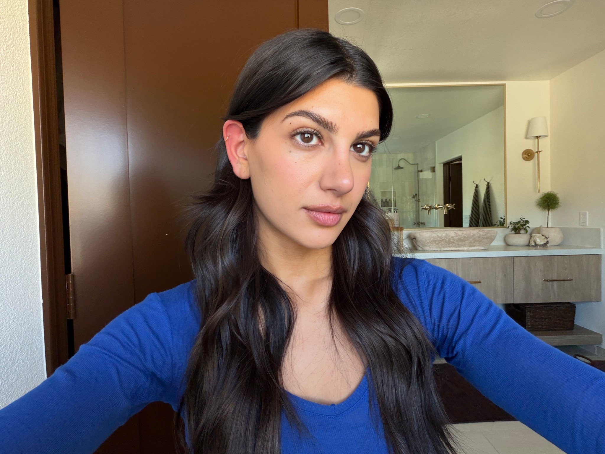 Concealer - 4.5
Blush - ciao
Bronzer - paradise (?)
Brows - dark brunette 