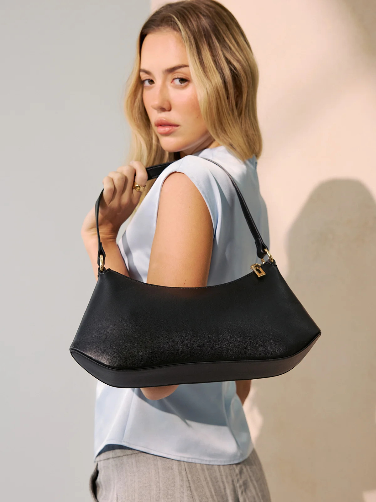 Crescent Underarm Bag | Commense