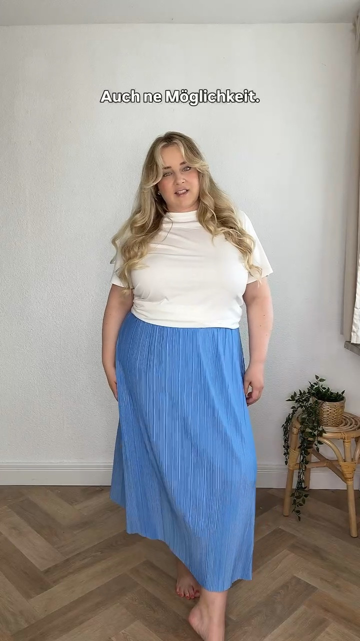 Es ist nicht dein Körper - es ist deine Kleidung 💗

#plisseerock #stylingtipp #basics #curvy

#LTKdeutschland #LTKplussize #LTKsummer