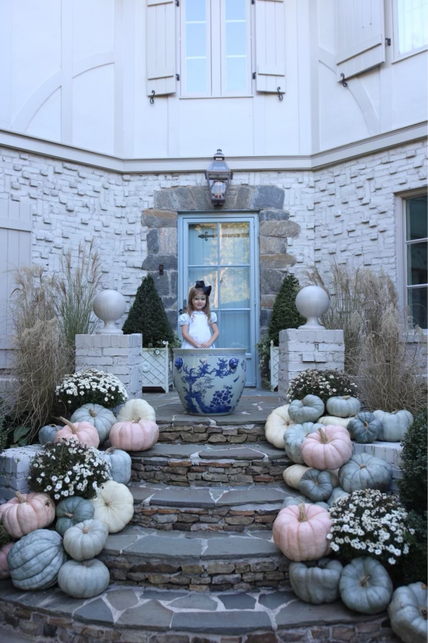 Alice in Wonderland! Elle adored this costume!