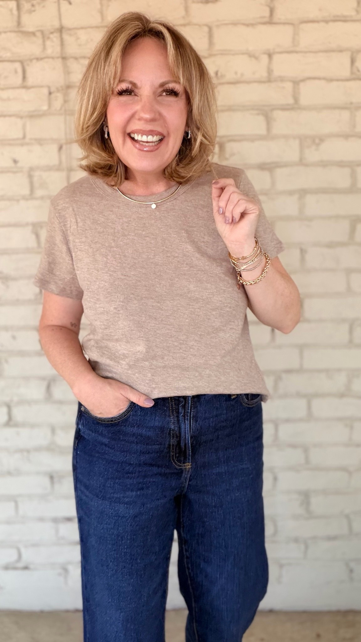 Medium top; 6 jeans

#LTKSaleAlert #LTKPetite #LTKOver40