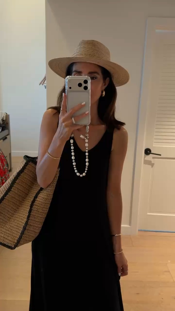 I call this the everything dress! I’m just shy of 5-7” wearing the size small. Such a easy dress to wear for any occasion #stylinbyaylin #aylin #dress #amazon

#LTKgrwm #LTKootd #LTKSeasonal