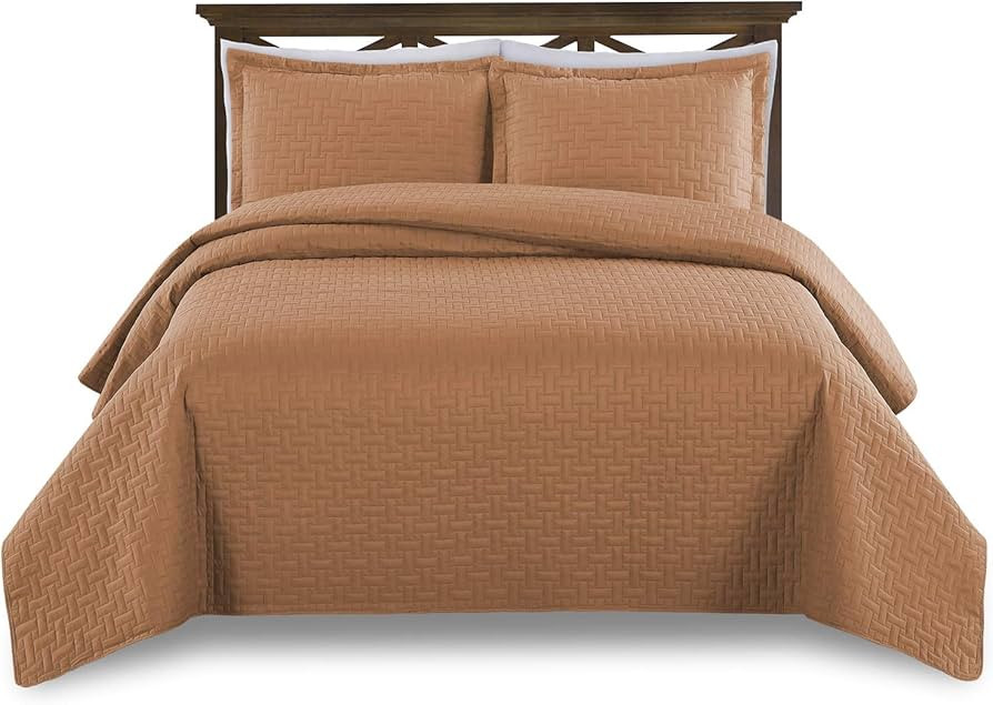 Comfy Basics Prime Bedding Manchester 3-Piece Oversized Quilted Bedspread Coverlet Set (Mocha, Ki... | Amazon (US)