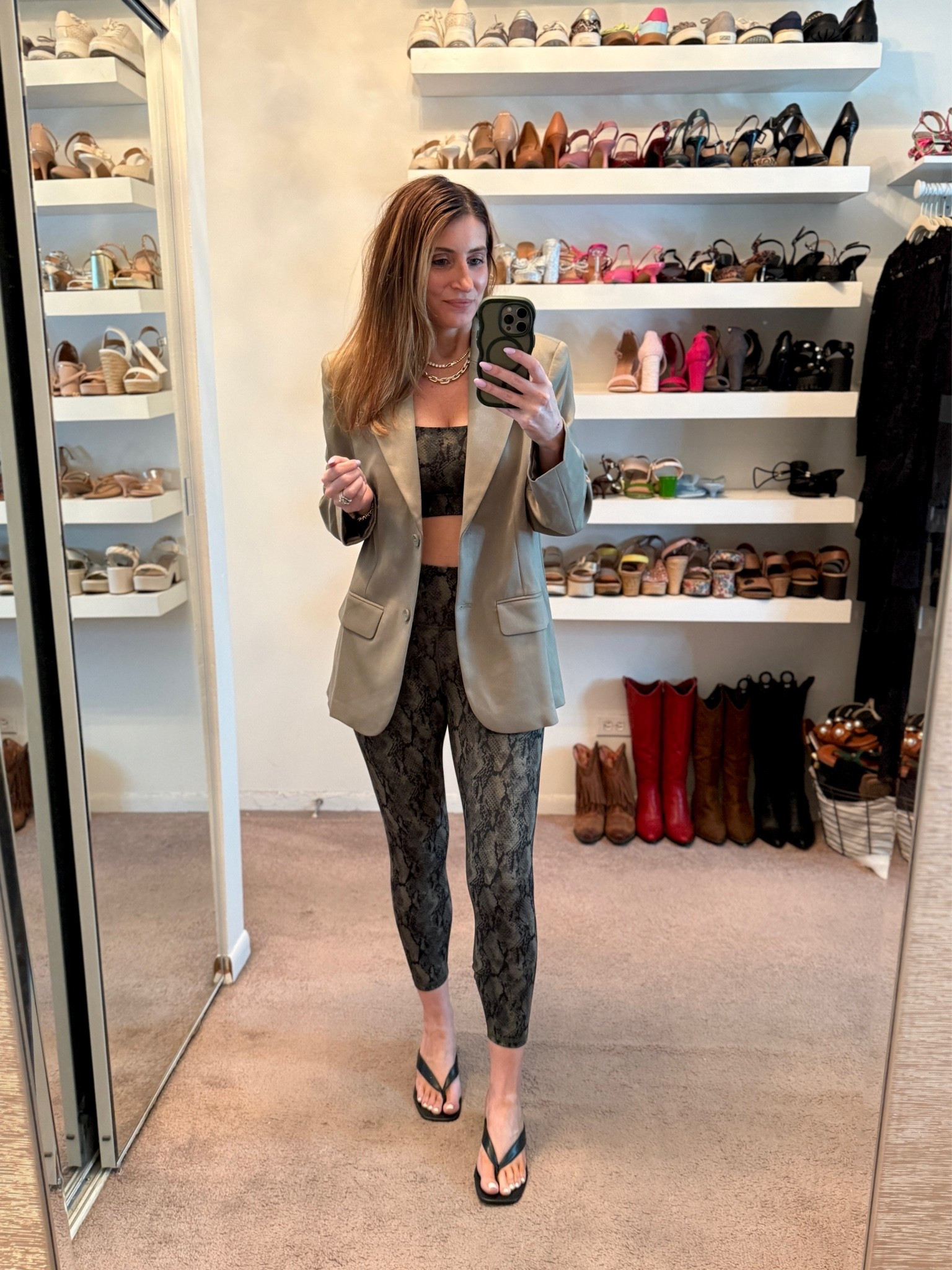 New @Fabletics outfit comes with a super cool oversized blazer 

Wearing a small in the leggings and sports bra and an x-small in the blazer

#LTKootd #LTKSaleAlert #LTKActive