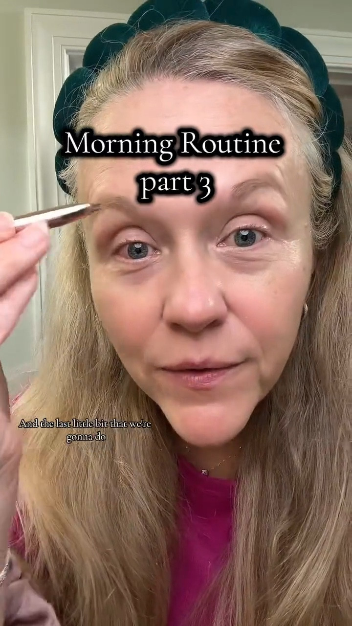 I need routines.  Habit stacking, products, and processes that work for me. And keep my ducks in a row.  Cause apparently otherwise, I’m losing stuff or leaving out steps.  Minimalist eye products from @Tarte are part of my morning routine.  Even when I’m in a rush.  


#LTKvlog #LTKOver40 #LTKmorningroutine