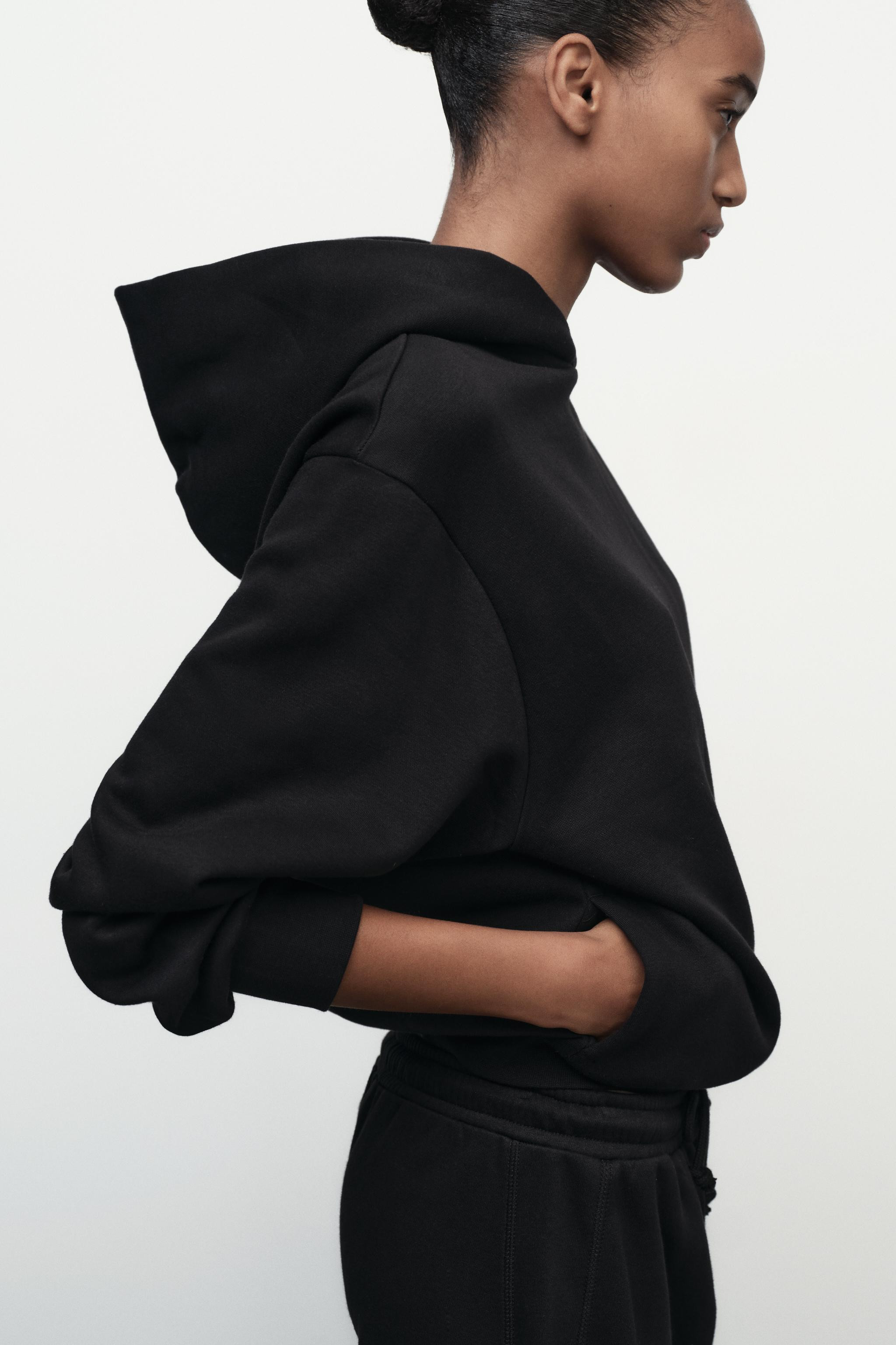 FELPA CON CAPPUCCIO E TASCHE | Zara US