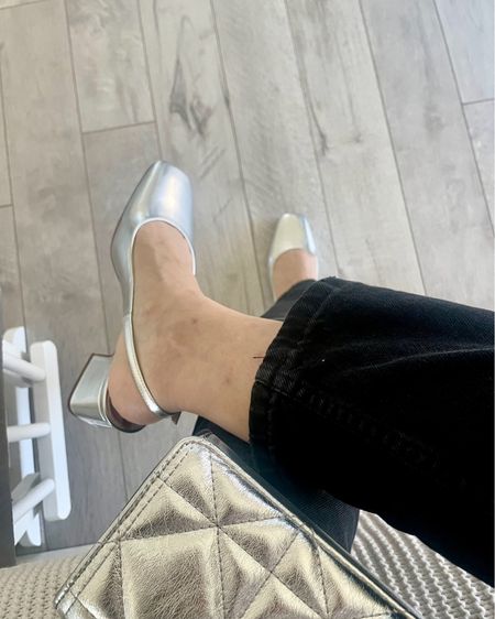 Silver shoes 🩶☕️

Mary Jane shoes, silver Mary Jane shoes, silver sling back shoes, square toe shoes, silver square top shoe, silver block heel shoes 

#LTKshoecrush #LTKstyletip #LTKHoliday