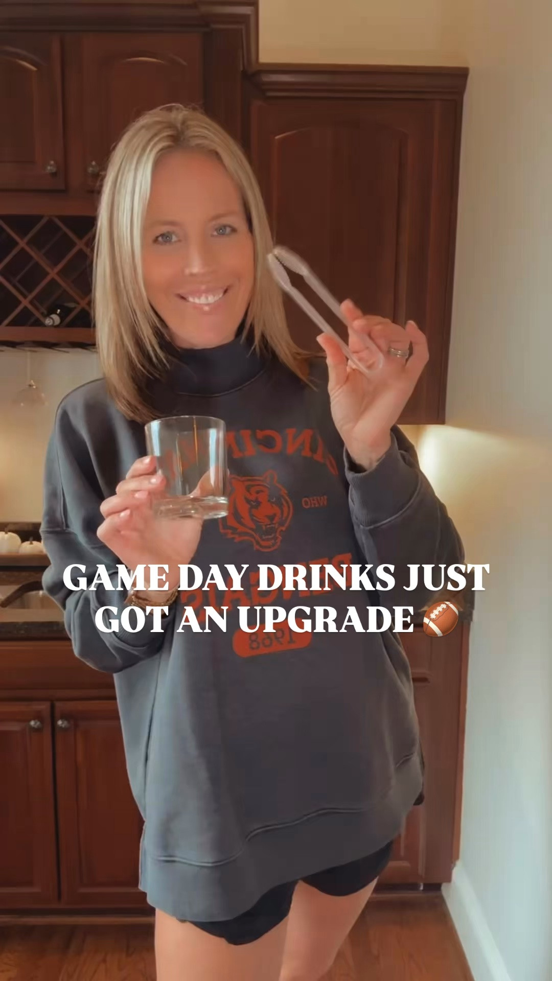 Game day drinks just got an upgrade. 🏈🧊

The Euhomy Rock Plus makes these HUGE crystal-clear square ice cubes that melt slower, so your drink stays cold without getting watered down nearly as fast. And the best part? You can schedule your ice from the app so it’s ready before kickoff. 🙌

Perfect for an Old Fashioned, whiskey on the rocks, cocktails—or whatever you’re pouring on game day.

#Euhomyfresh #EuhomyNFL #GameDay #HomeEntertaining #NFLSeason