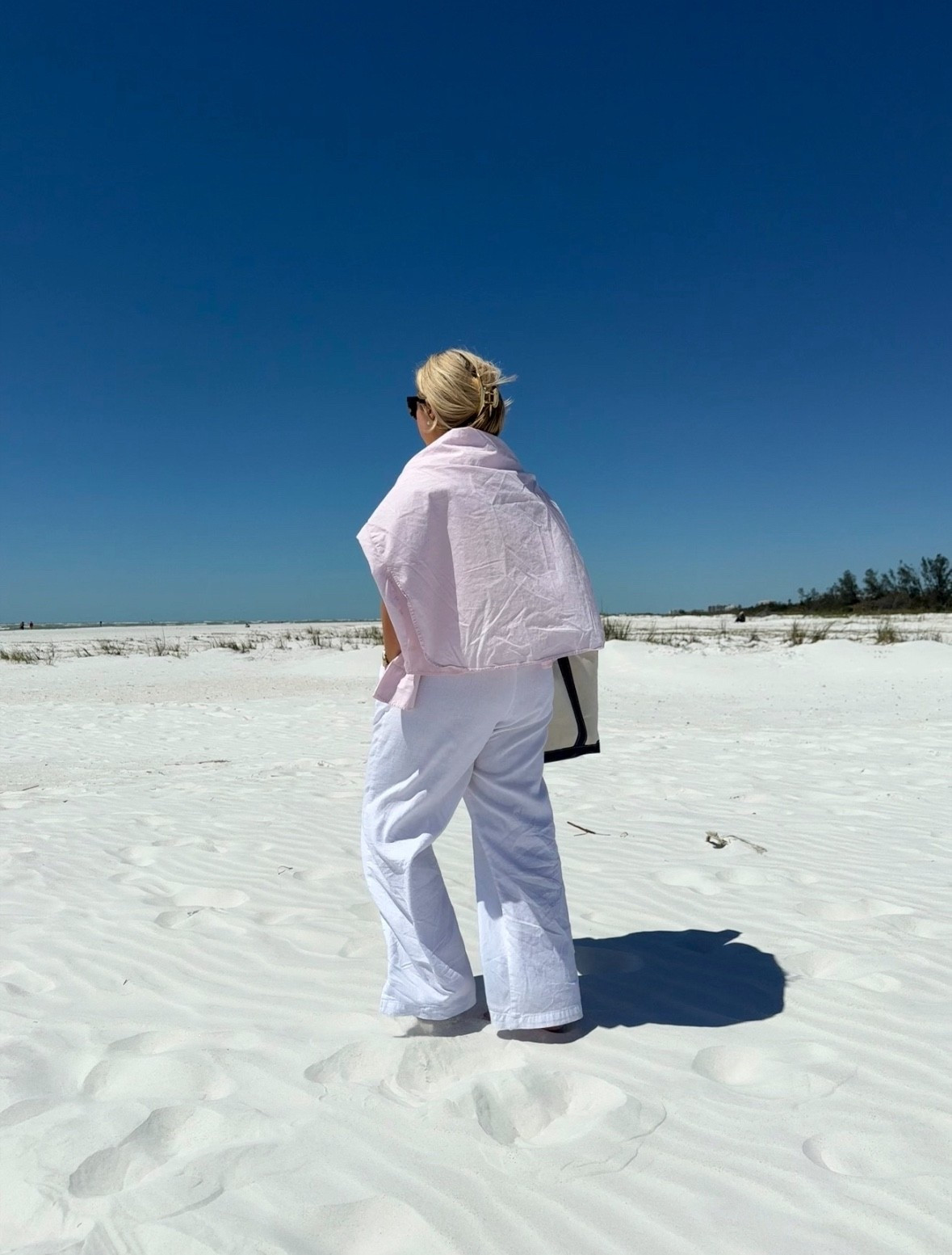 White linen pants under $30 restocked. Fit very oversized. Size down!

#LTKSwim #LTKTravel #LTKSeasonal