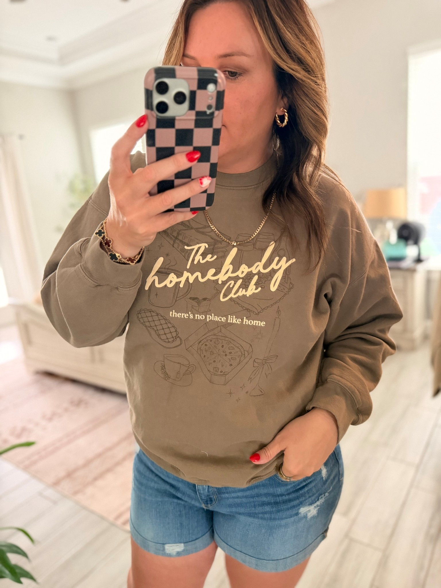 Raise your hand if you are also part of this club! 🤚🏼 


#ltkstyle #ltkfinds #momstyle #casualoutfit #cozystyle #everydayoutfit #momuniform #outfitinspo 


#LTKootd #LTKMidsize #LTKgrwm