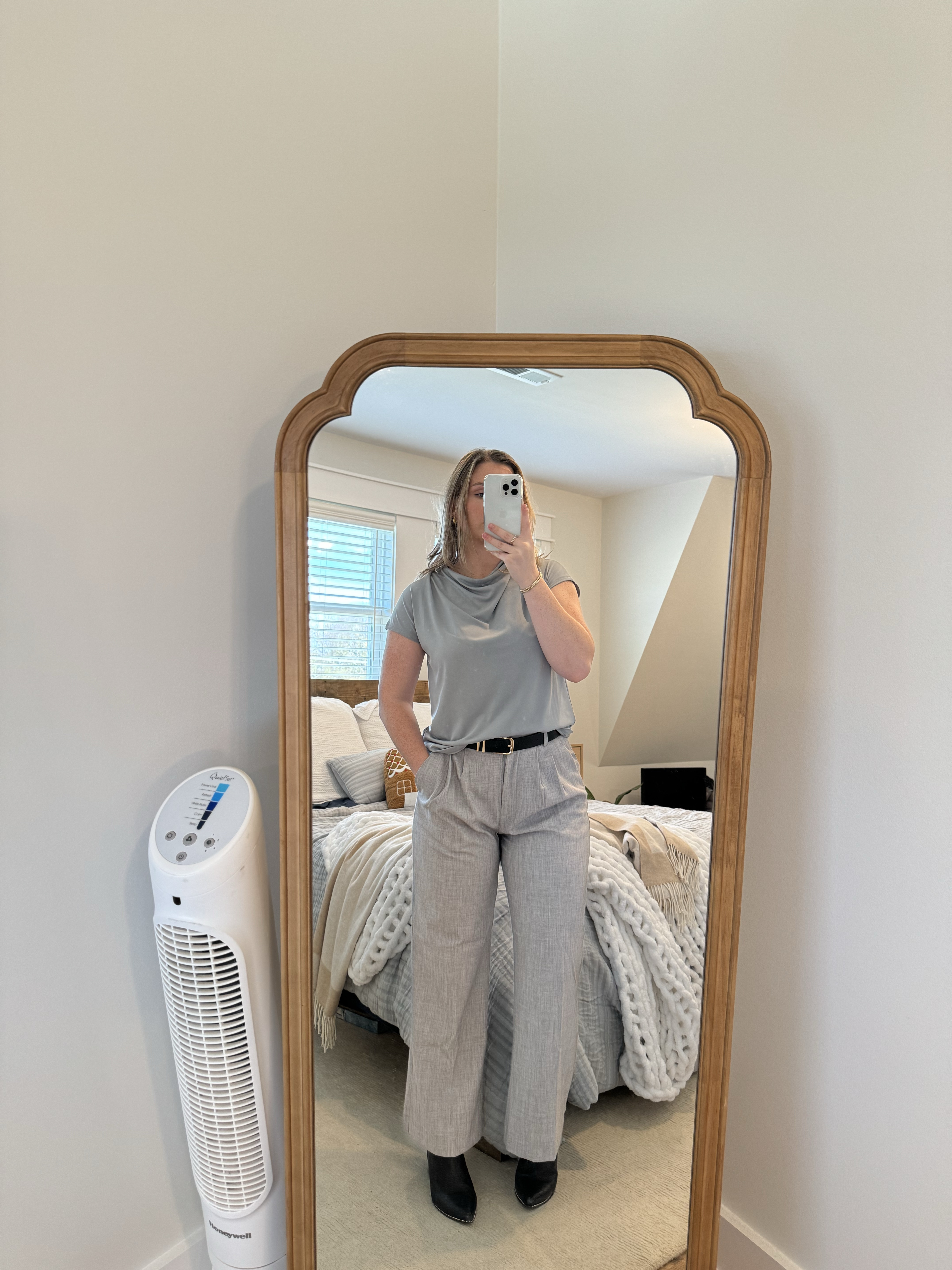 Work pants from Abercrombie with pleats and comes in short sizes too!! Wearing a 26 Short



#LTKSeasonal #LTKWorkwear #LTKStyleTip