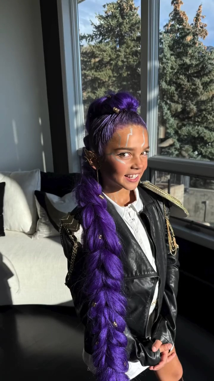 Ok Rumi makeup and hair tutorial are coming up next! But first here are all the products I used to create this look. Comment KPOP to have the link sent to your DMs 🫶🏼 💜
https://liketk.it/5qc9y
#kpop #kpopdemonhunters #kpdh #kpdhcosplay #halloween #halloweencostume #rumi #rumicosplay #rumicostume #purple #purplehair💜 #rumipatterns #huntrix #rumihair #leblancartistry #utah