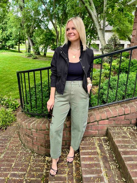How to wear wide leg cropped pants for a fun night out 🖤🖤

#LTKstyletip #LTKover40 #LTKSeasonal