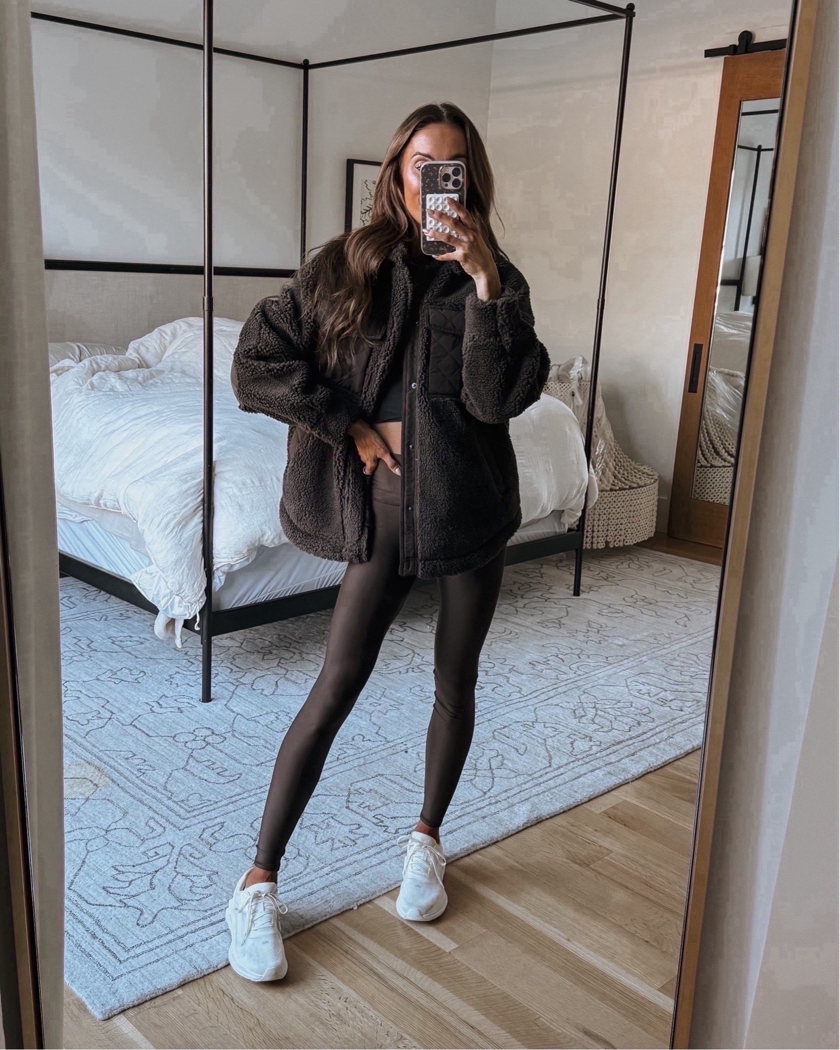 chocolate brown athleisure of my dreams 😍🤎 alo stuff is the BEST quality and will hold up so well! 🙌🏼


athleisure 
alo yoga
alo leggings
workout outfit 
mom outfit 
winter outfit 