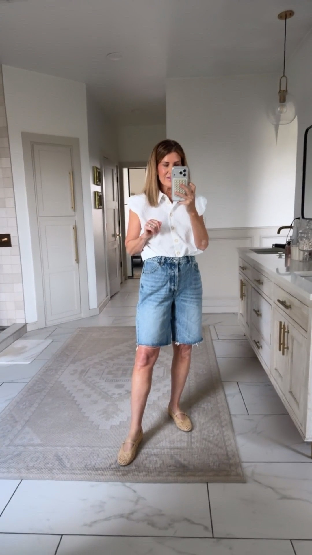 If between sizes, size down. I’m a 4 in shorts 
Size medium in puff sleep top (shown in pink)

#LTKOver40