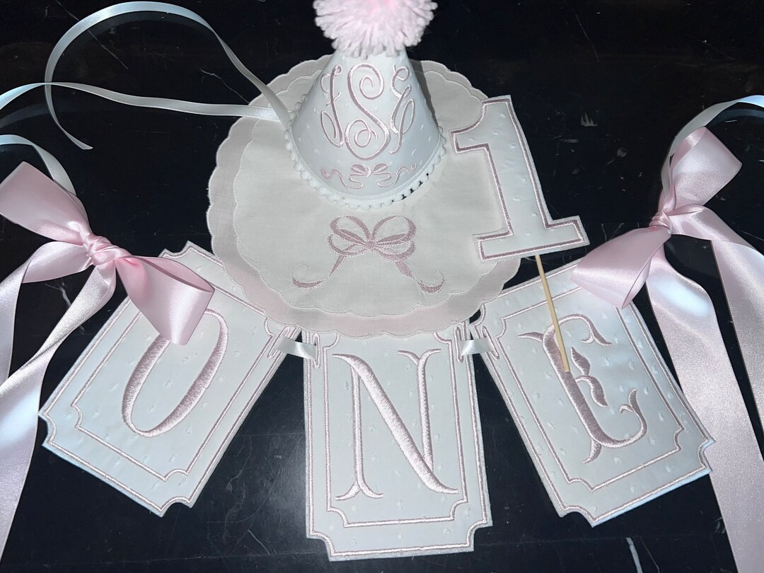 White Swiss Dot One Banner-white Swiss Dot Monogram Hat-double Scalloped Bib-first Birthday-cake ... | Etsy (US)