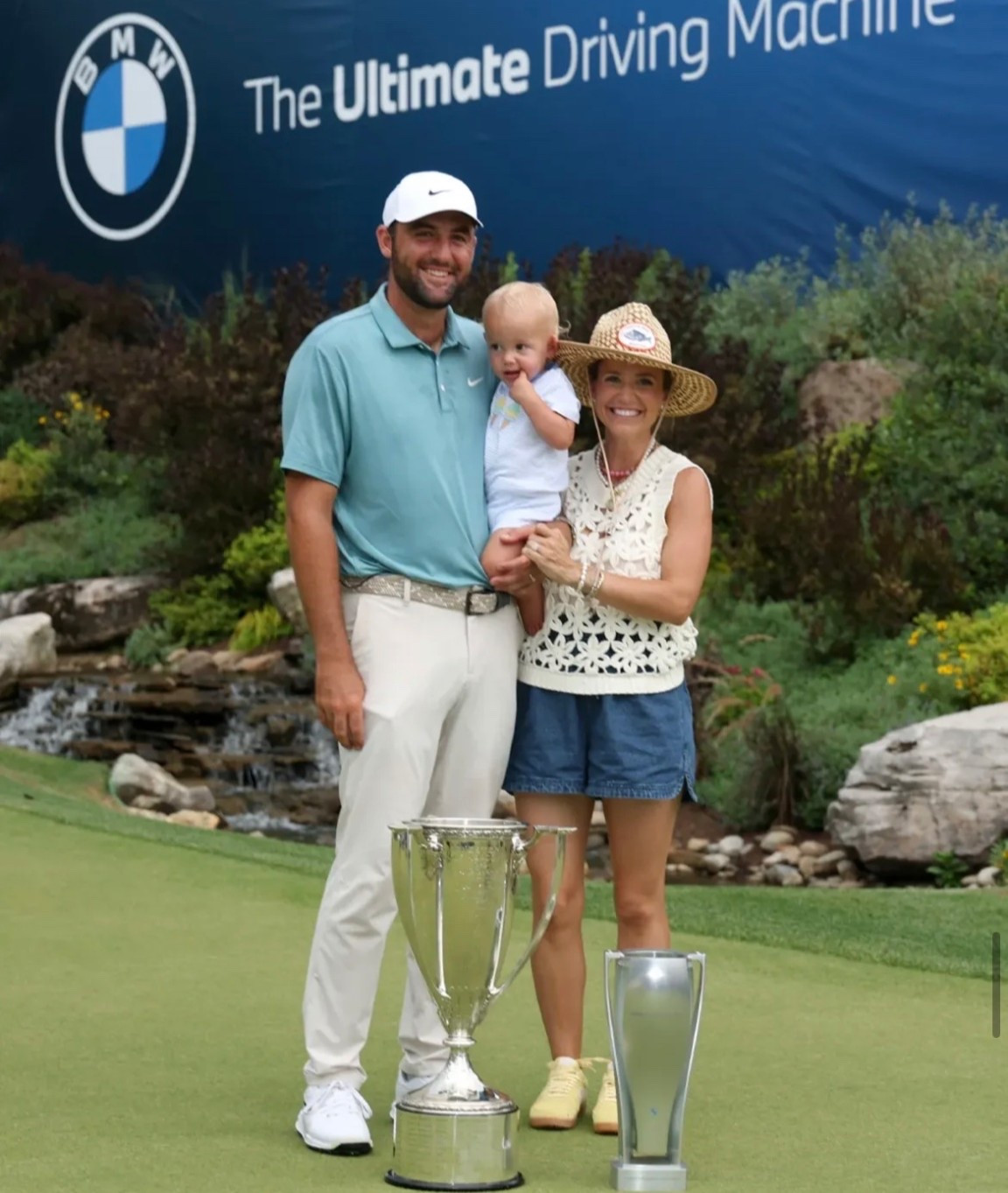 Always a winning outfit for Meredith! 

#LTKStyleTip #LTKShoeCrush #LTKSeasonal