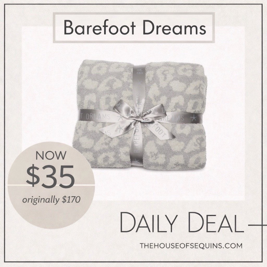 Barefoot Dreams blankets are one of those splurges everyone talks about… but not when they’re $35 instead of $170 🤯

