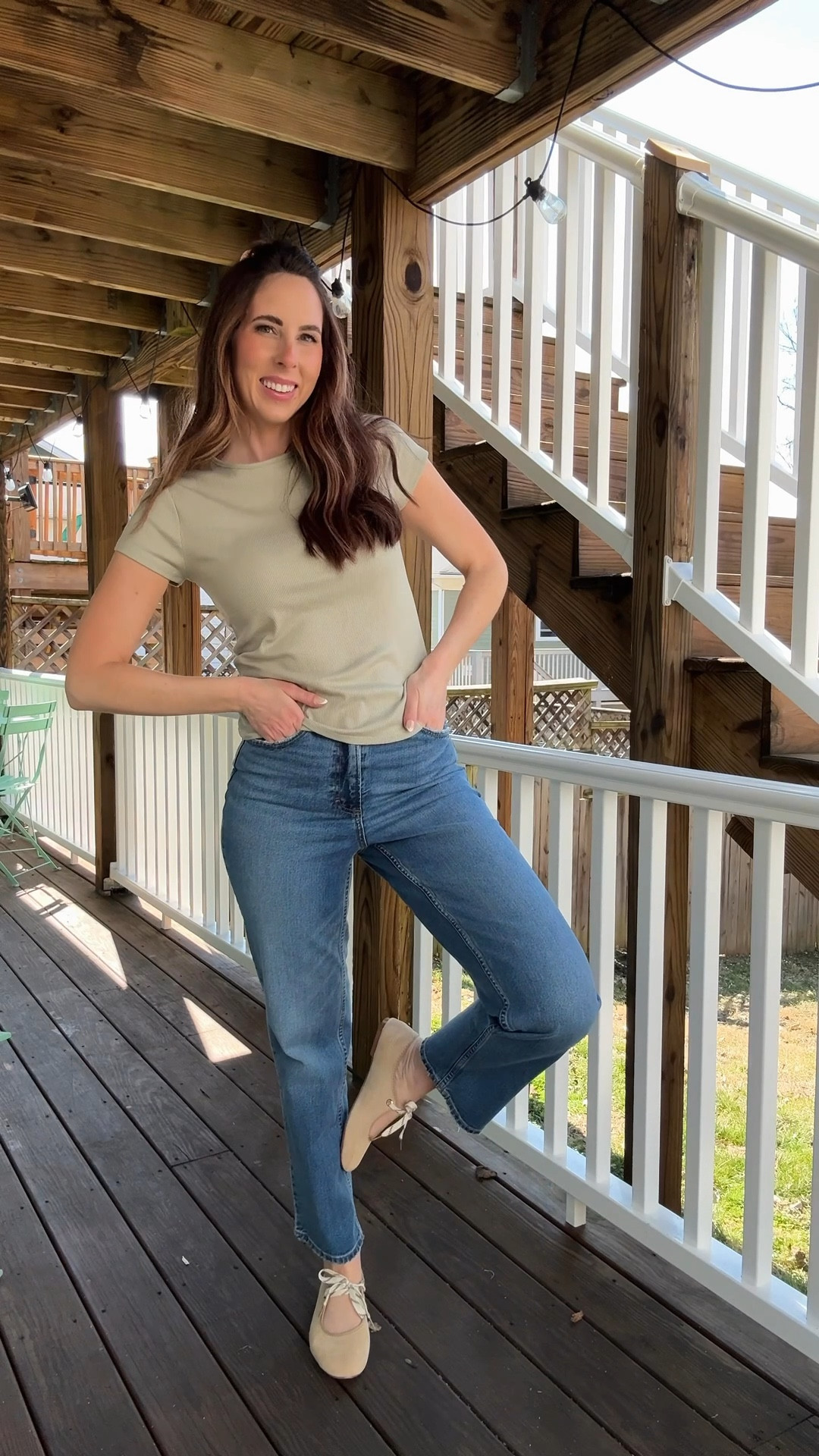 If there’s one basic I wear on repeat in spring, it’s ribbed tees. They go with everything — jeans, shorts, skirts… they always look good. Wearing size M (TTS)

#LTKSpringSale #LTKSeasonal #LTKgrwm