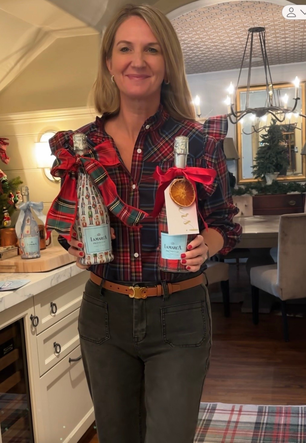 Cutest champagne bottle wraps! 