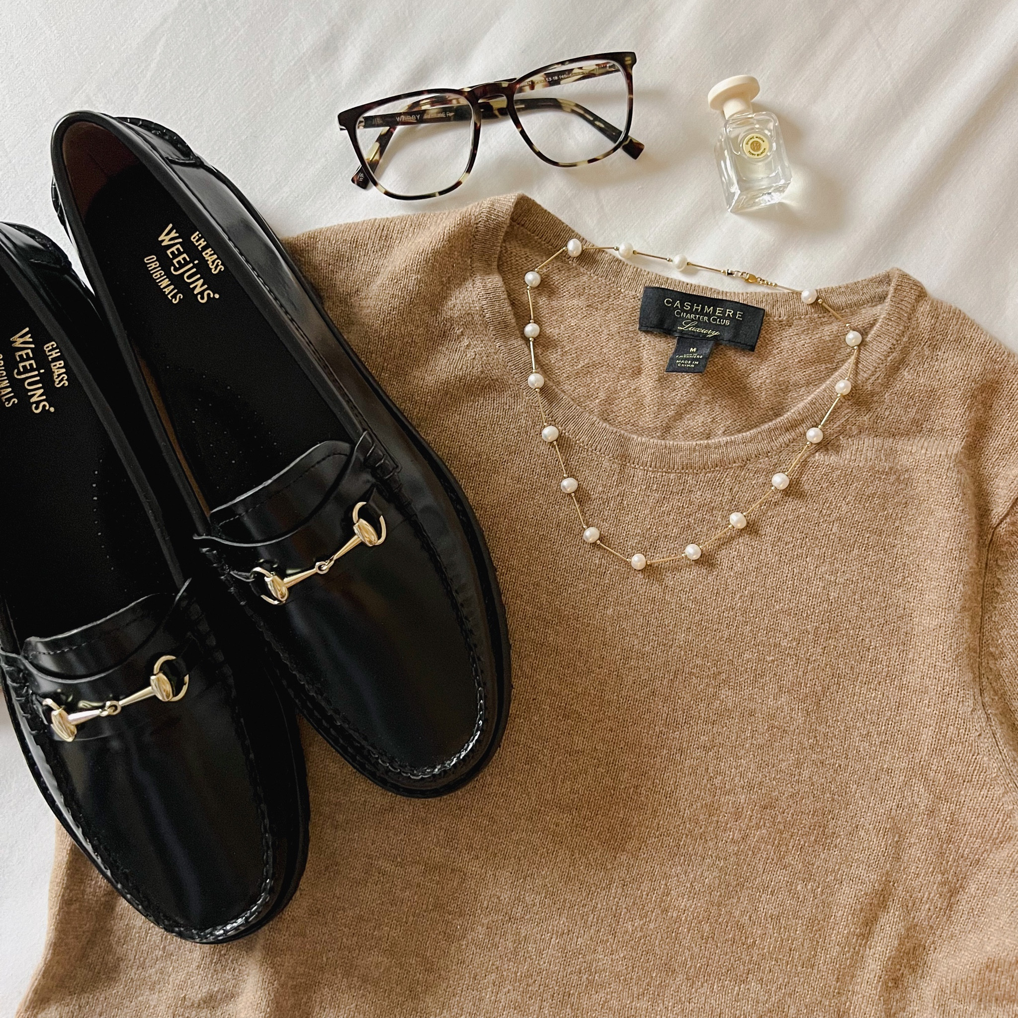 This Charter Club cashmere sweater is the perfect layering piece for fall! Pair with your favorite loafers and you have the perfect fall outfit 🍂 Shop here: https://c-linx.com/9mJvV 🫶🏻 #macysstylecrew #iworkatmacys #macys #preppy #preppystyle #classicstyle #cashmere

#LTKstyletip #LTKworkwear #LTKSeasonal