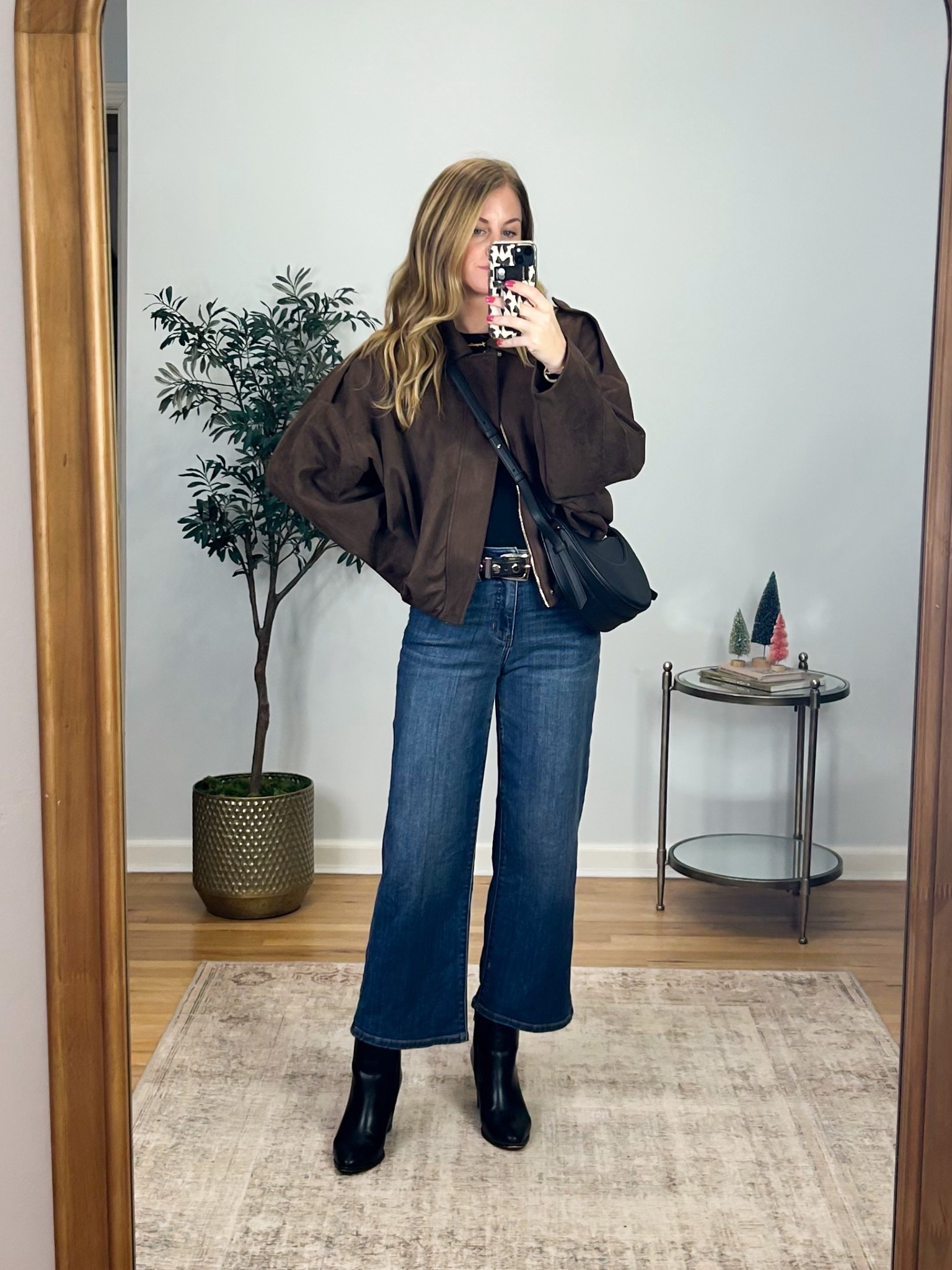 Almost this entire outfit is on sale! Size M in the jacket! 2/26 in the jeans! Linked a similar purse 

#LTKCyberWeek #LTKSaleAlert