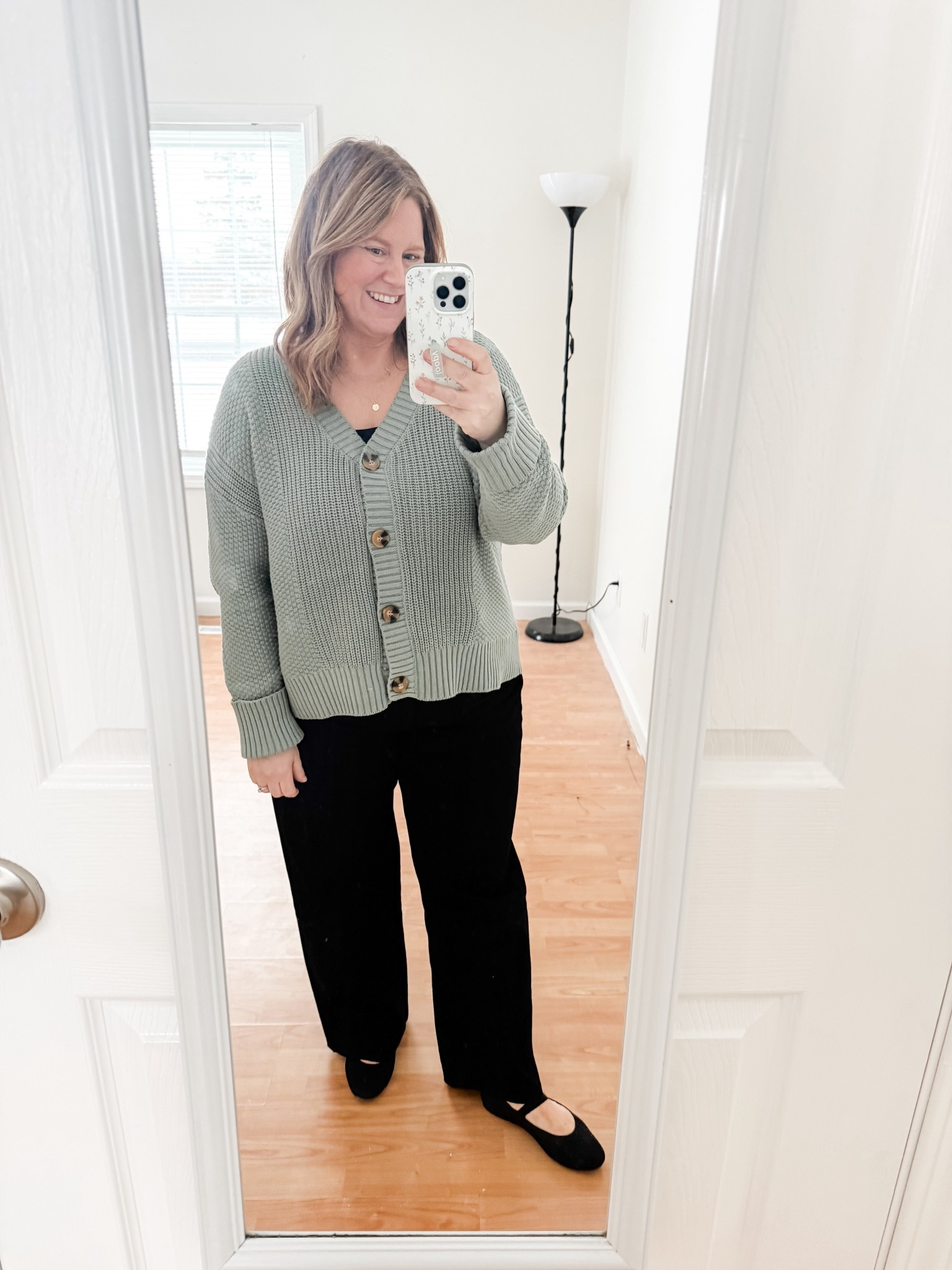 Teacher outfit! Wearing an XL in my cardigan and a 32 with a 26 inseam in my black Quince jeans 

#LTKWorkwear #LTKMidsize #LTKPetite