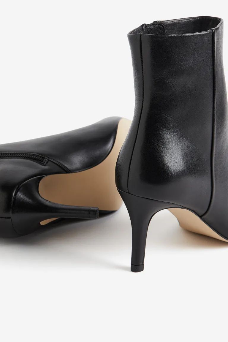 Pointed leather boots | H&M (UK, MY, IN, SG, PH, TW, HK)
