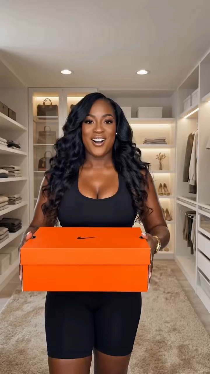 Twin found some new Nike fits for y’all and babyyyyy… these pieces are giving comfy, sporty, and cute all at once. Whether you’re headed to the gym, running errands, or just wanting that effortless “put together” look, Nike did what needed to be done!

The colors, the fit, the quality… 10/10. Don’t walk, RUN because some of these sets are definitely coming home with me. Which one are y’all grabbing first?
#NikeFinds #NikeStyle #FitnessFashion #AthleisureWear #GymFit #NikeWomen #FitGirlStyle #TheFitBroker