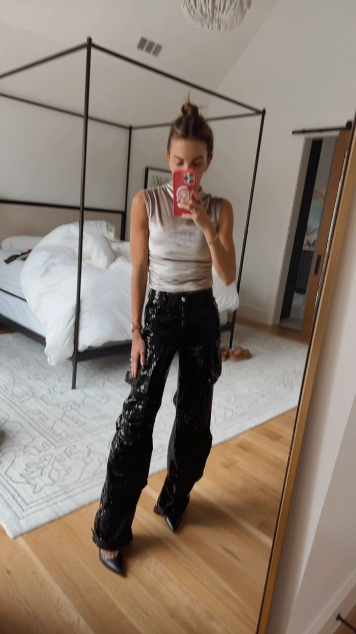 how fun are these sequin cargo pants?’ wearing size xs!

#LTKHoliday