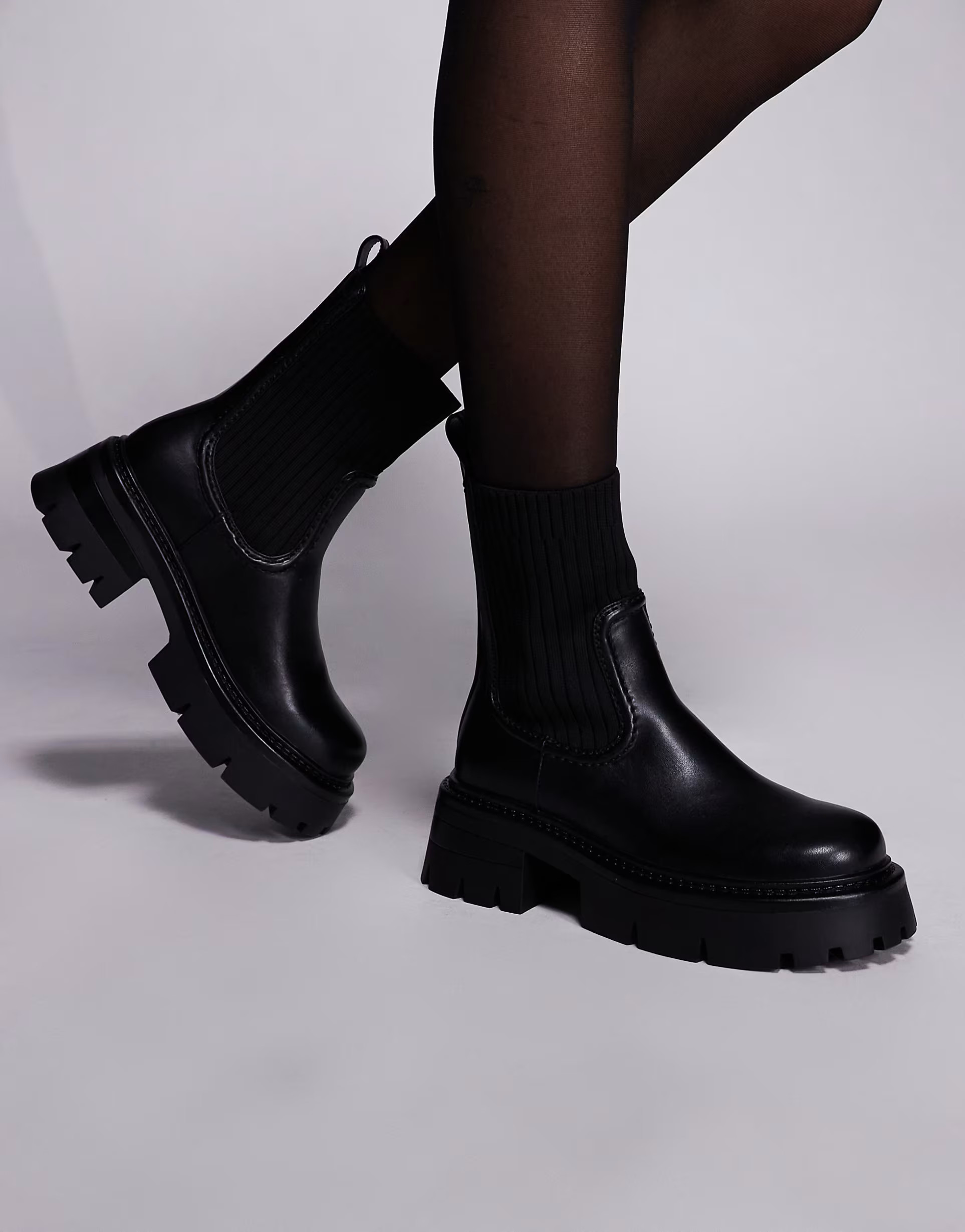 Simmi London Paulie chunky low ankle boots in black | ASOS (Global)