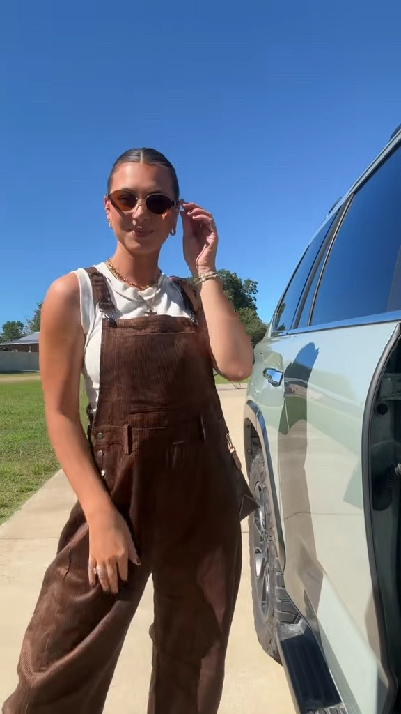 The cutest fall overalls 🐻

#LTKSeasonal #LTKStyleTip #LTKFindsUnder50