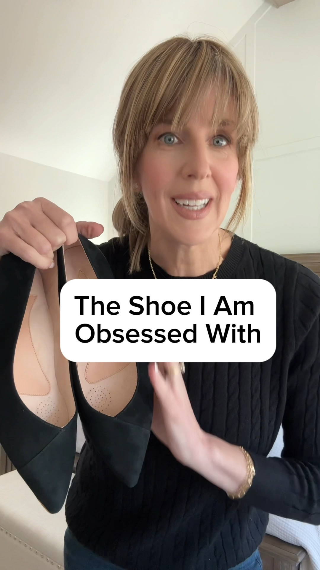 It’s Saturday and that means we are talking shoes 👠 🙌

If I’m spending money on a shoe, it has to be comfortable, hold up to miles of walking, plus it has to look chic. 

And this handcrafted all leather and suede flat does that.  

The pointed toe is roomy; your foot doesn’t feel squished into the toe box.  I can wear this around town, for a business meeting or walk through an airport with these.  

This is my second pair from this brand and the arch support and insole are crazy comfortable.  They come in half sizes and 4 widths.  

Multiple color options.

#LTKTravel #LTKWorkwear #LTKSeasonal