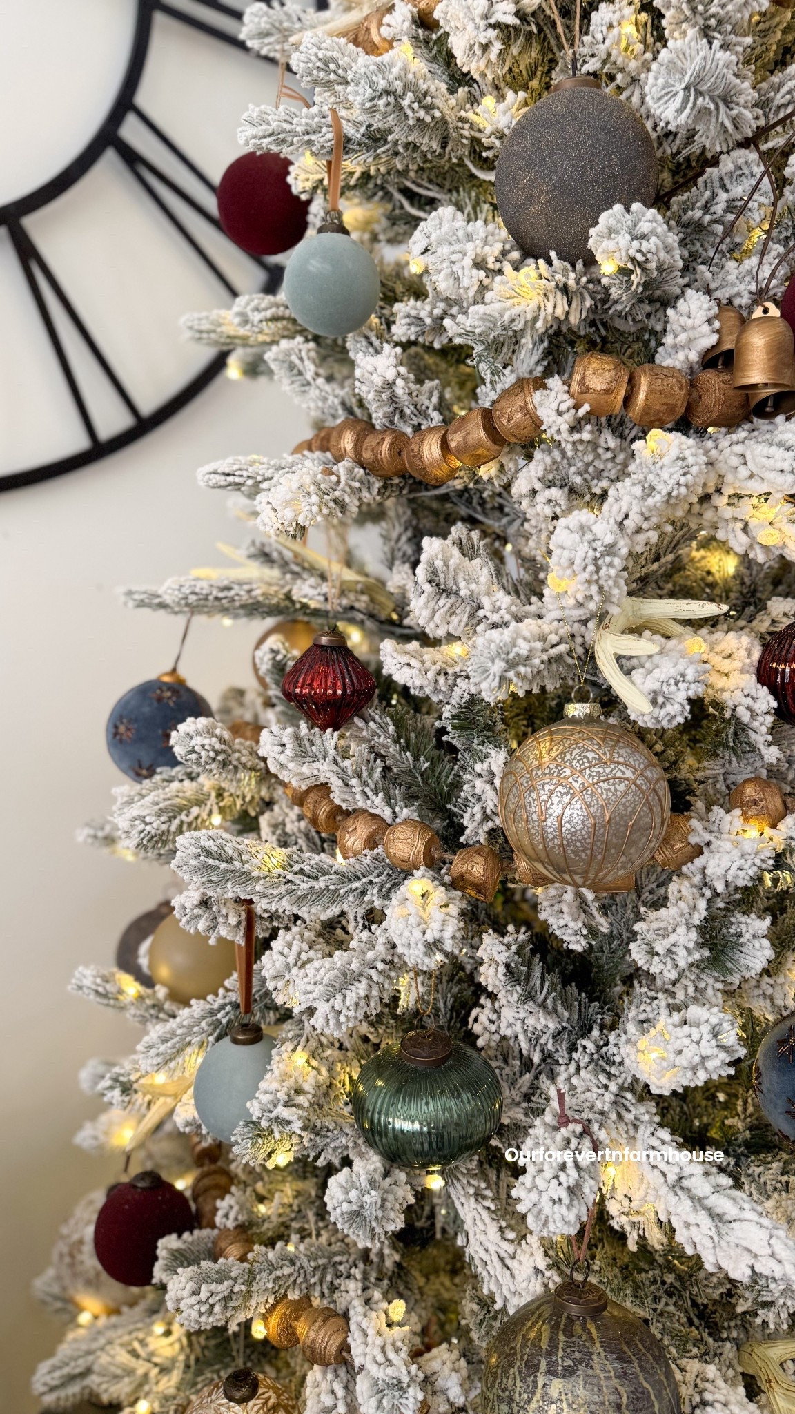 There’s something about Christmas décor that makes home feel warmer, softer, and just a little more magical ✨ The twinkle lights come on, the cozy textures come out, and suddenly the whole house feels like a hug.
I rounded up everything you see here on LTK so you can easily shop the Black Friday sales while you’re getting your own home holiday-ready. It’s truly my favorite time of year, and I hope these little glimpses bring you some inspiration and a whole lot of Christmas cheer. Merry Christmas, friends! 🎄🤍

#LTKGiftGuide #LTKHome #LTKHoliday