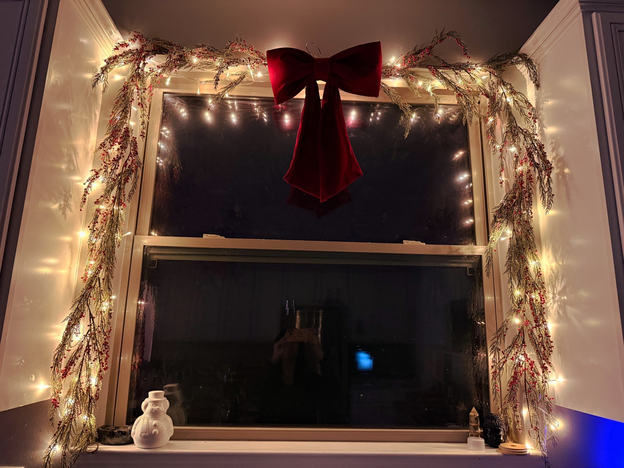 Every morning, this is the first thing I see when I come downstairs for my coffee ☕️
There’s just something about Christmas lights that makes everything feel magical ✨🎄
I know I’ll miss this view in a few weeks, so I’m soaking it all in.
Merry Christmas Eve ❤️💚

#LTKHome #LTKHoliday #LTKSeasonal