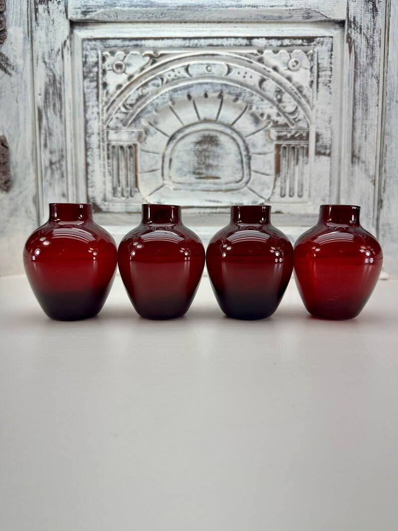 Mini Red Vases, Small Ruby Glass Vases, Vintage Hand Blown Mini Bud Vases - Etsy | Etsy (US)